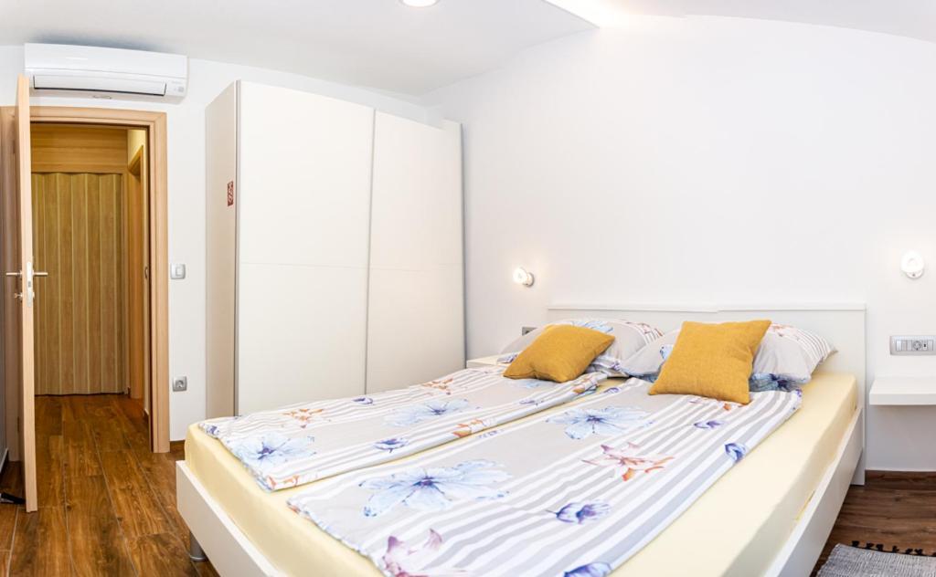 App Roko 3 Apartment Porec Exterior photo